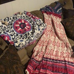 Halter dress and beach tote